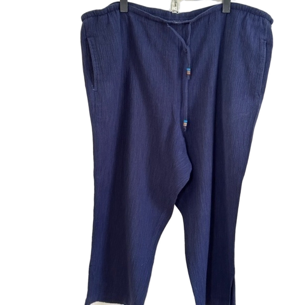 Liz Claiborne “Livvy” navy capris, size XL